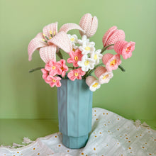 Load image into Gallery viewer, Lily Flower Bouquet Crochet Patterns