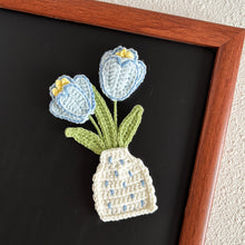 Load image into Gallery viewer, Flat Tulip Vase Crochet Pattern