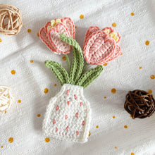 Load image into Gallery viewer, Flat Tulip Vase Crochet Pattern