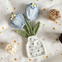Load image into Gallery viewer, Flat Tulip Vase Crochet Pattern