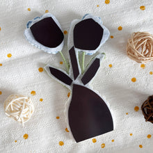 Load image into Gallery viewer, Flat Tulip Vase Crochet Pattern