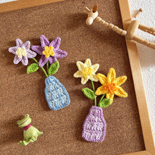 Load image into Gallery viewer, Flat Lily Vase Crochet Pattern