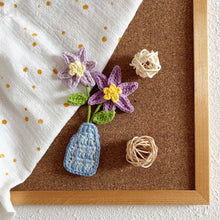 Load image into Gallery viewer, Flat Lily Vase Crochet Pattern