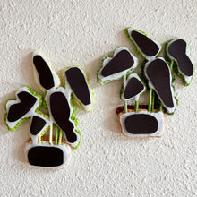 Load image into Gallery viewer, Flat Monstera Pot Crochet Pattern