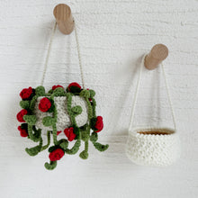 Load image into Gallery viewer, String of Roses Crochet Pattern