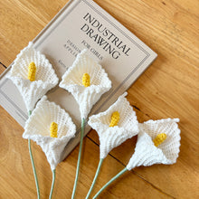 Load image into Gallery viewer, Calla Lily Crochet Pattern