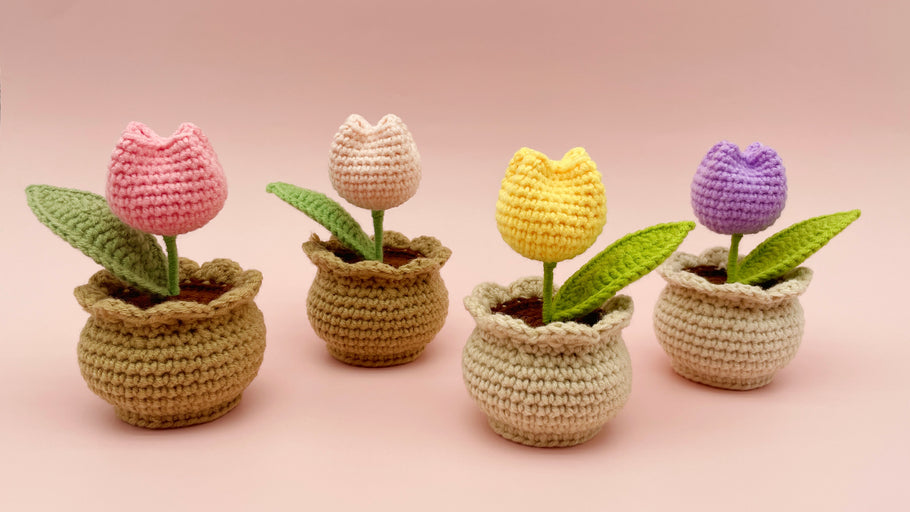 Mini Tulip Pot (FREE crochet pattern)
