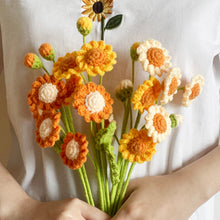 Load image into Gallery viewer, Small Daisy Flower Crochet Pattern
