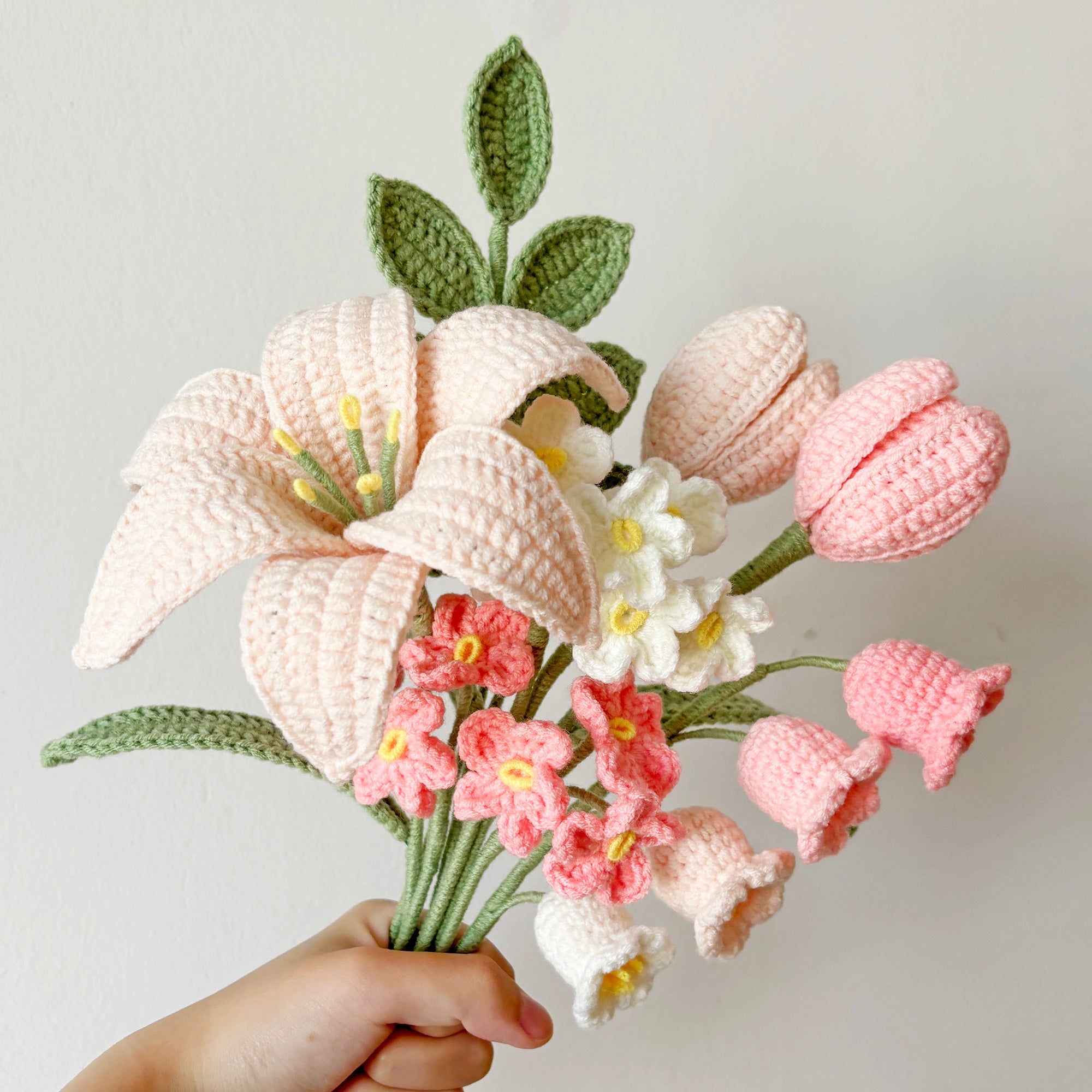 lily flower crochet Lily Flower Bouquet Crochet Patterns