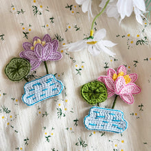 Load image into Gallery viewer, Flat Lotus Vase Crochet Pattern

