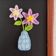 Load image into Gallery viewer, Flat Lily Vase Crochet Pattern
