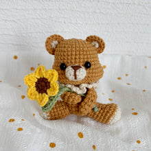 Load image into Gallery viewer, Flowers&amp;Friends Crochet Pattern
