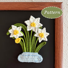 Load image into Gallery viewer, Flat Daffodils Vase Crochet Pattern
